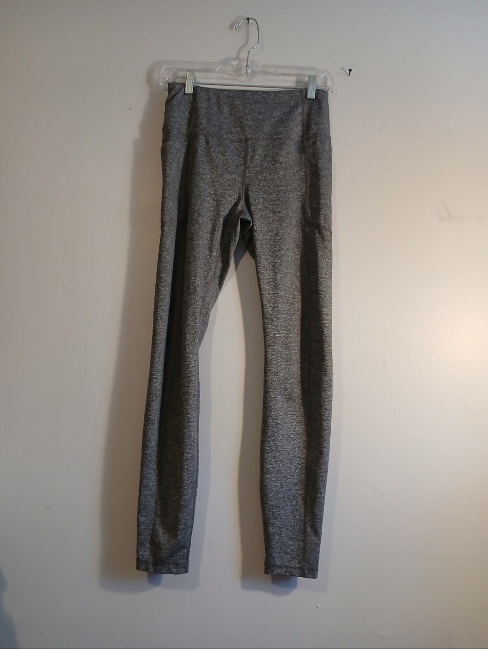 Avia Gray Heather Athletic Leggings. Size Small. (4-6)